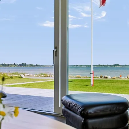Eljas - 10m From The Sea By Interhome * Sjolund