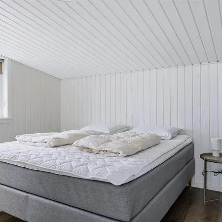 Eljas - 10m From The Sea By Interhome *