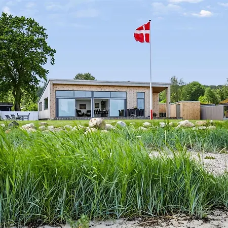 Eljas - 10m From The Sea By Interhome * Sjolund